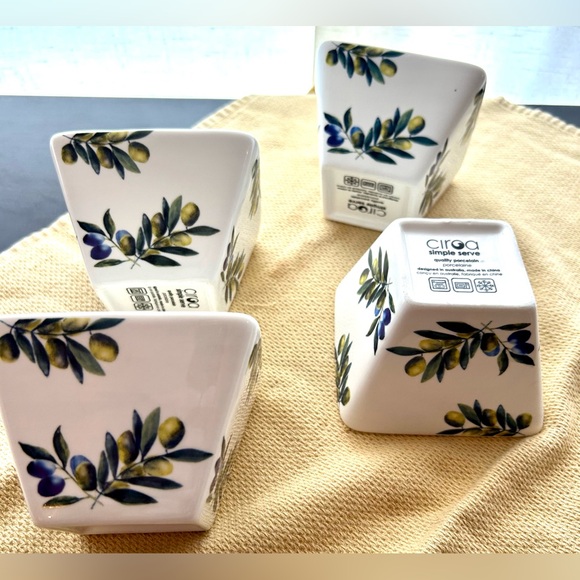 4 Ciroa grapevine, simple serve, square appetizer, porcelain bowls. 4” - Picture 2 of 6